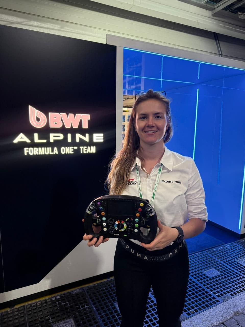 Bruna Tomaselli vive experiência no GP Brasil de Fórmula 1
